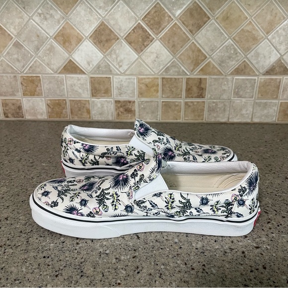 Vans Women’s Paradise Floral Classic Slip On Sneaker Size 7.5 - Picture 5 of 10
